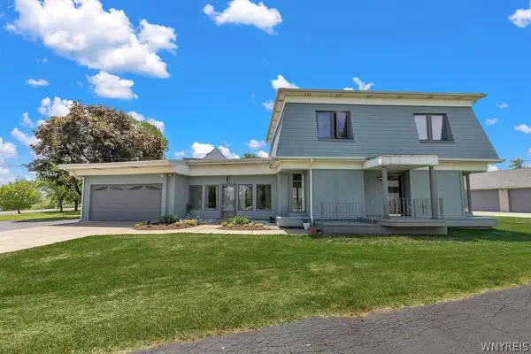 1030 East River Road, Grand Island, NY 14072