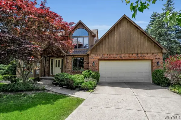 135 Hunt Club Circle, East Amherst, NY 14051