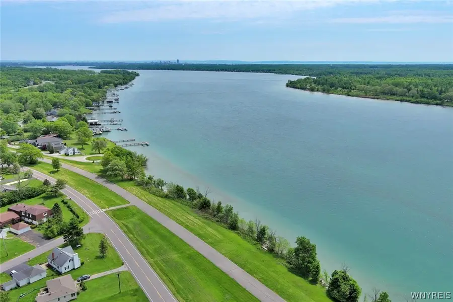 783 W River Road, Grand Island, NY 14072 - #3