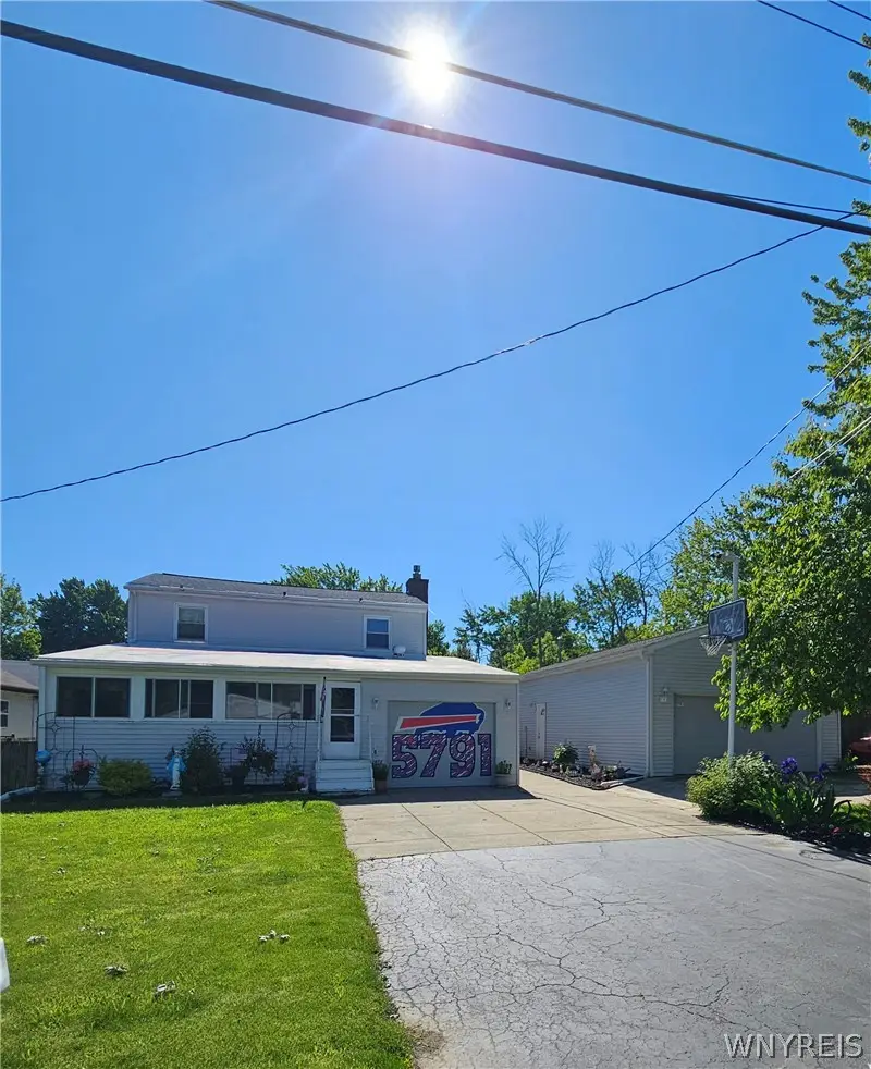 5791 Elmhurst Road, Lake View, NY 14085 - #2