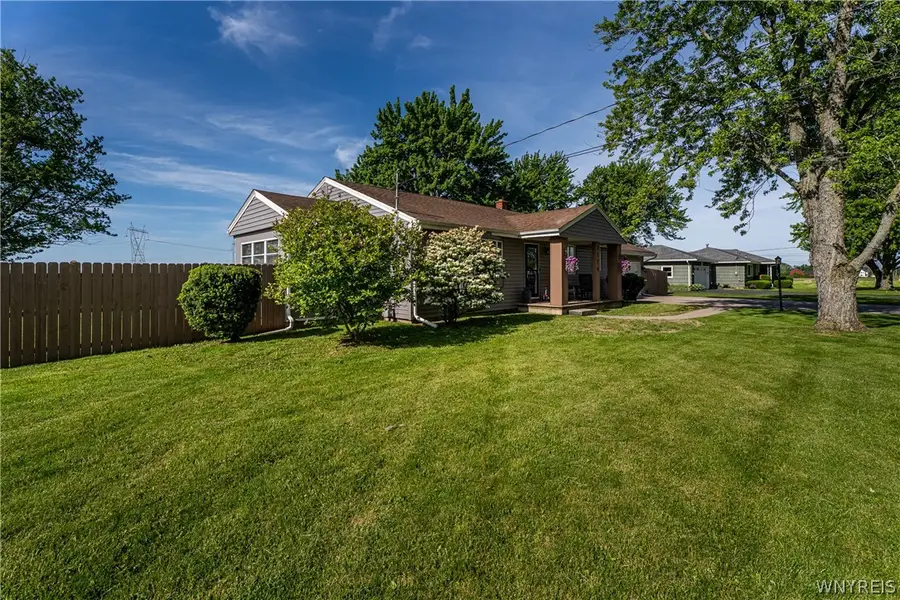 3174 Lockport Road, Sanborn, NY 14132 - #3