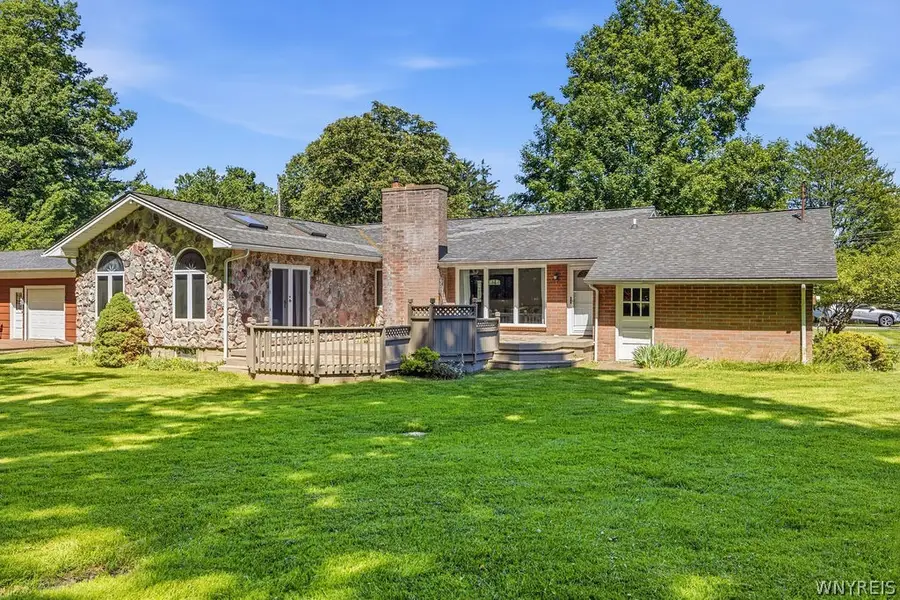 54 Faahs Drive, Orchard Park, NY 14127 - #2