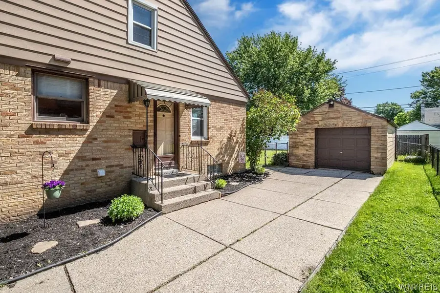 801 S Huth Road, Cheektowaga, NY 14225 - #2
