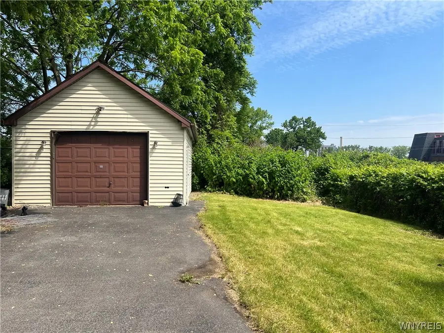 1326 Garden Avenue, Niagara Falls, NY 14305 - #3