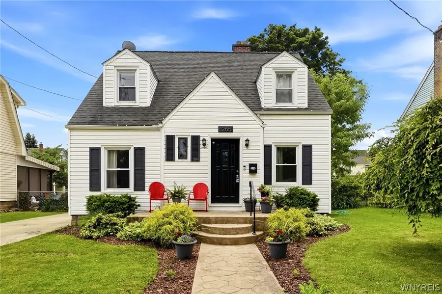 1265 Wyoming Avenue, Niagara Falls, NY 14305 - #2