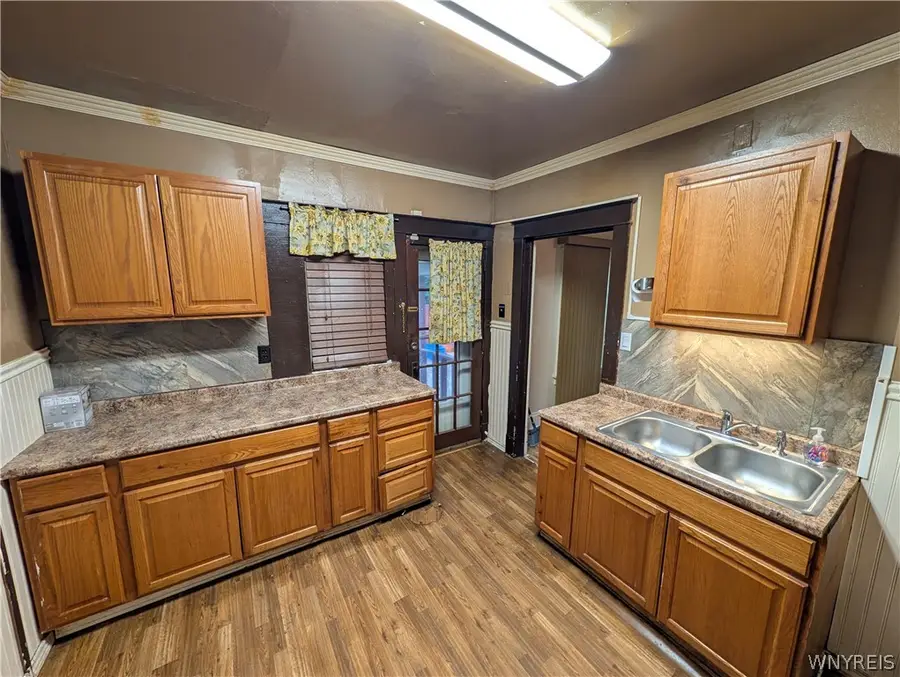 752 Spruce Avenue, Niagara Falls, NY 14301 - #2