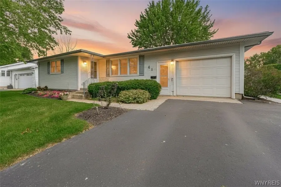 41 Carolina Avenue, Lockport, NY 14094 - #2