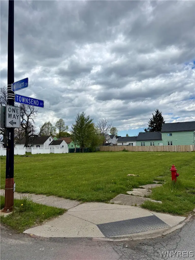 814 William St, Buffalo, NY 14206 - #1