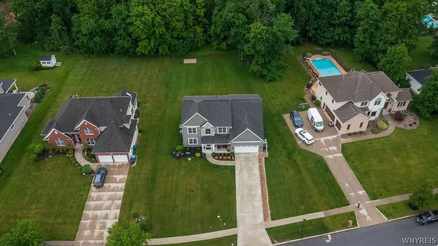 270 Forest Creek Lane, Grand Island, NY 14072 - #2