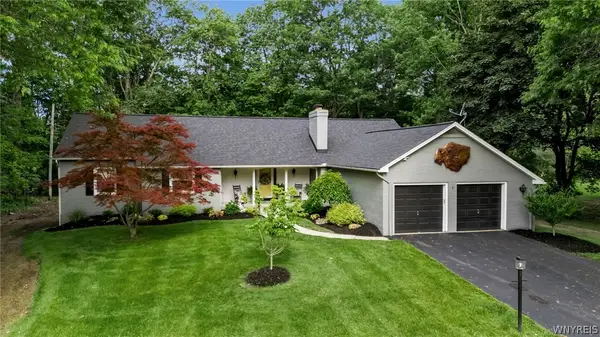 4660 Boncrest Drive W, Williamsville, NY 14221