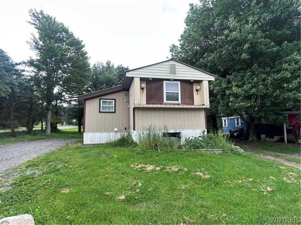 7207 Hunters Creek, Holland, NY 14080 - #1