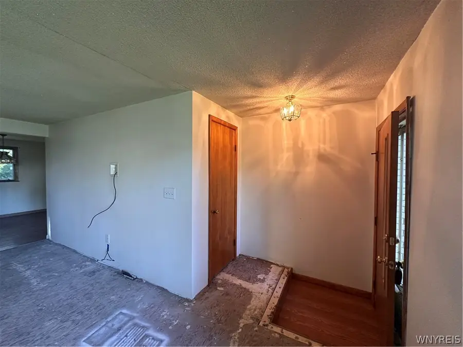 37 Brian Lane, West Seneca, NY 14224 - #2