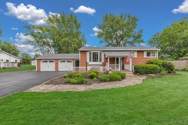 6758 E High Street, Lockport, NY 14094