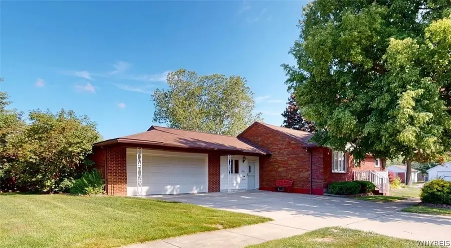 570 68th Street, Niagara Falls, NY 14304 - #2