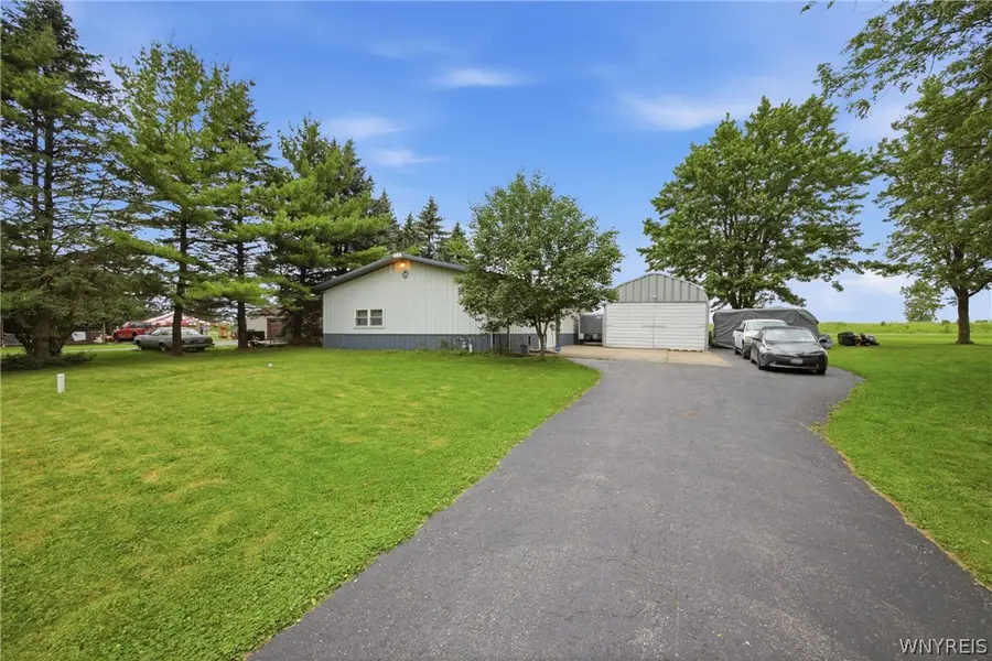 5596 Genesee Street, Lancaster, NY 14086 - #2