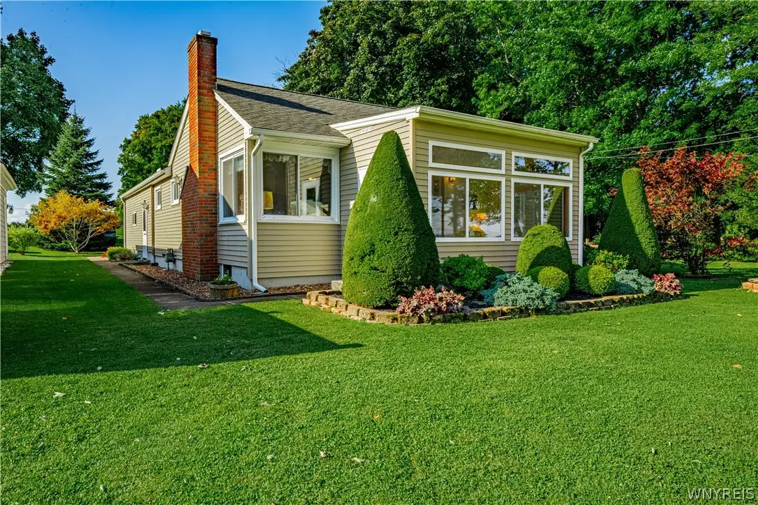 4813 E Lake Road, Burt, NY 14028 - #1