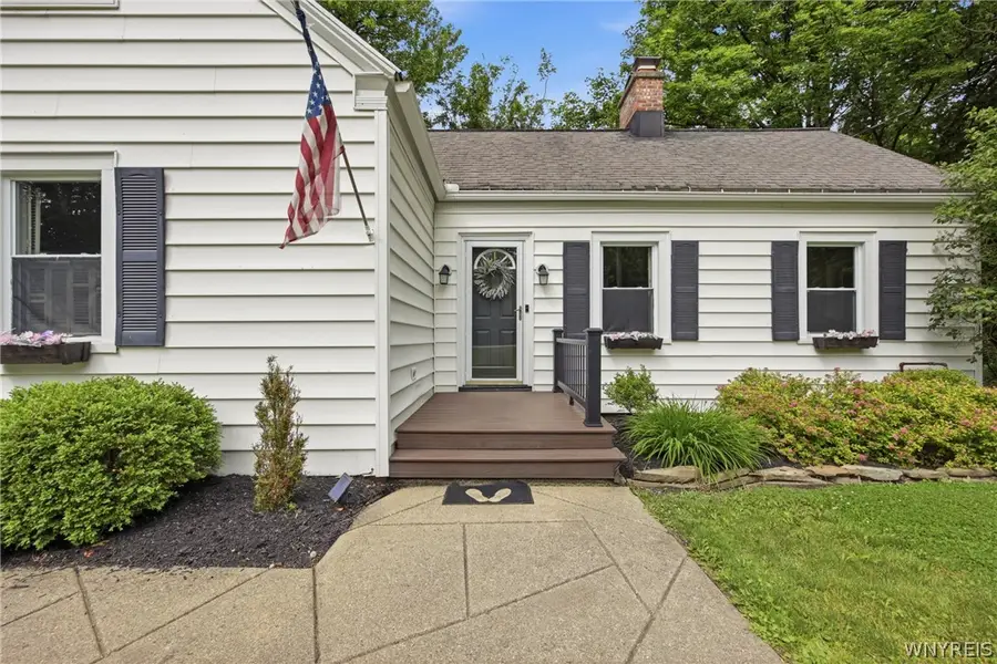 260 Girdle Road, East Aurora, NY 14052 - #2