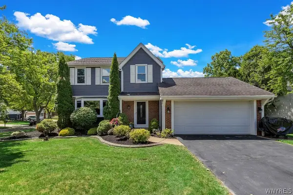 2 Birchwood Cmn., Lancaster, NY 14086