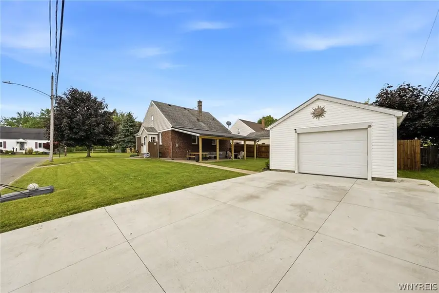 86 E Milnor Avenue, Buffalo, NY 14218 - #2