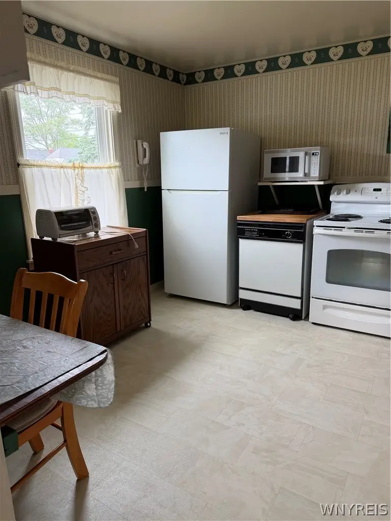 1242 87th Street, Niagara Falls, NY 14304 - #3