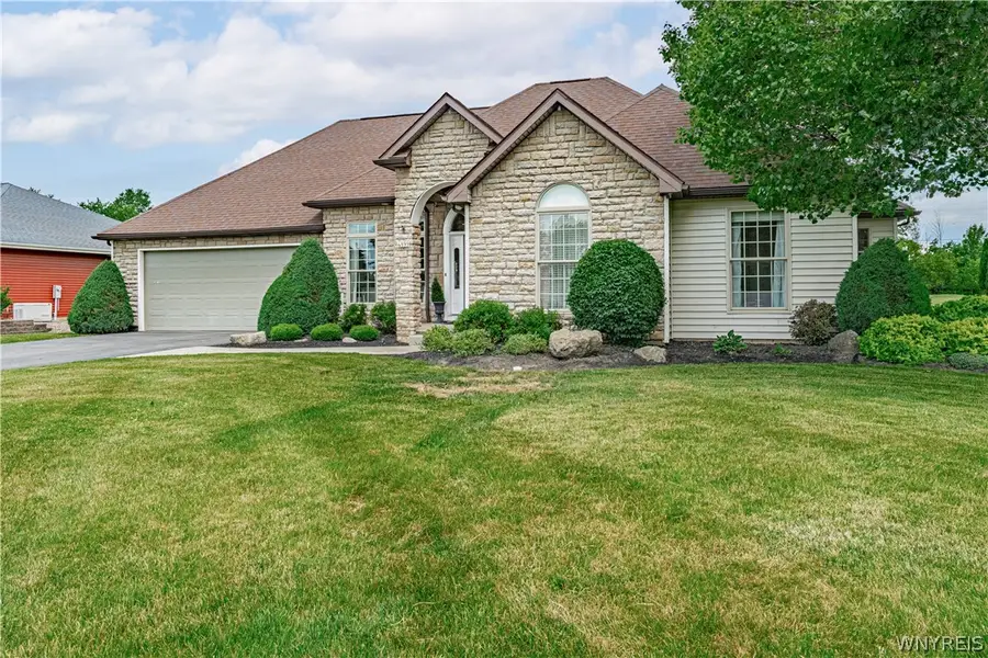 4899 Beach Ridge Road, Lockport, NY 14094 - #3