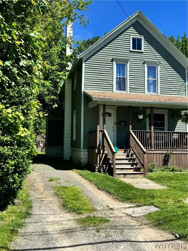 114 W Oak Orchard Street, Medina, NY 14103