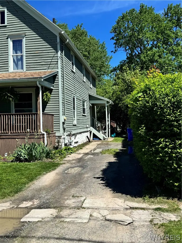 114 W Oak Orchard Street, Medina, NY 14103 - #2