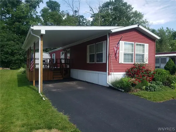 46 Lakewood Village, Medina, NY 14103