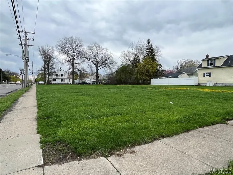 3303 Pine Avenue, Niagara Falls, NY 14301 - #3