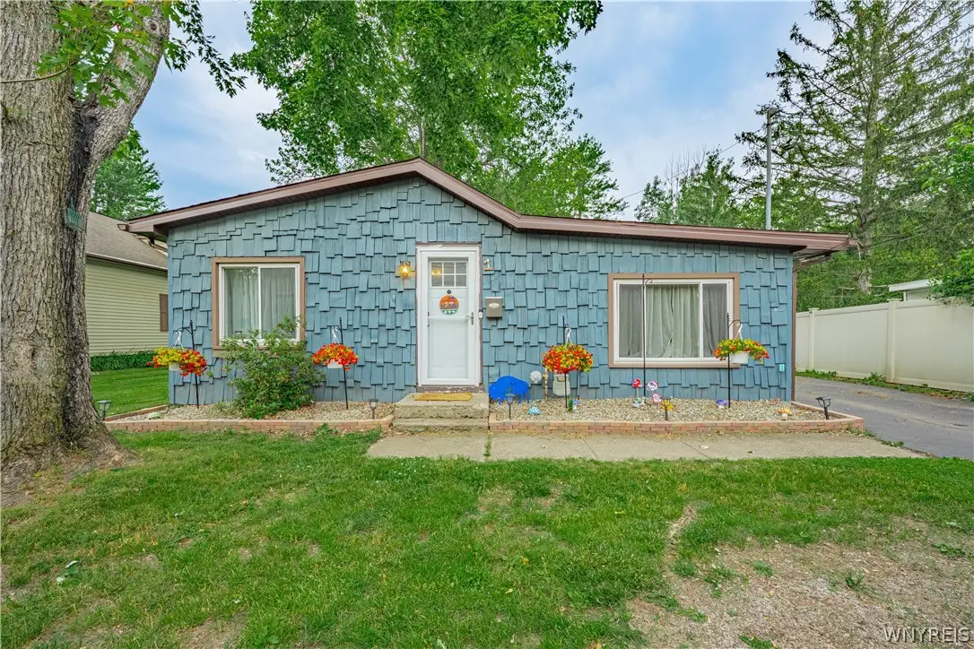 1 Royal Lane, Lockport, NY 14094 - #1