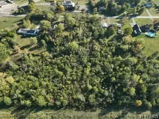986 Sturgeon Point Road, Derby, NY 14047