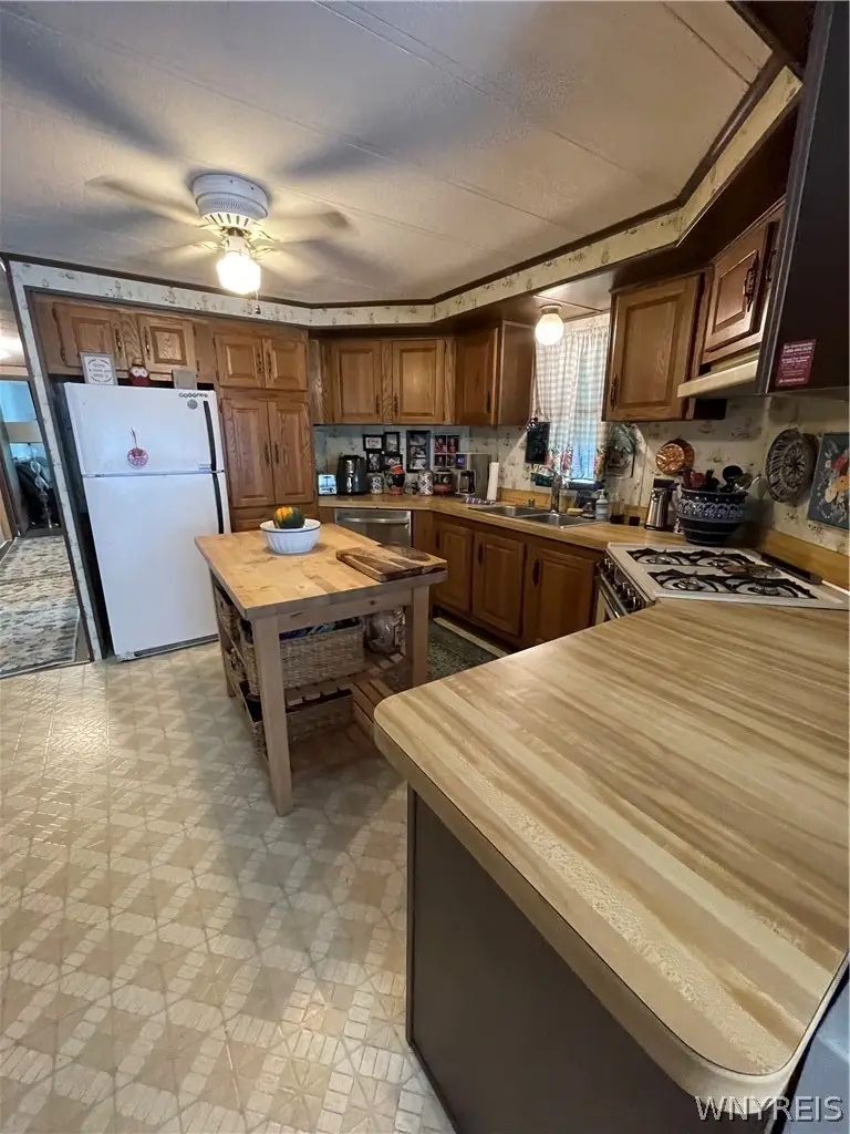 30 S Whispering Lane, Hamburg, NY 14075 - #2