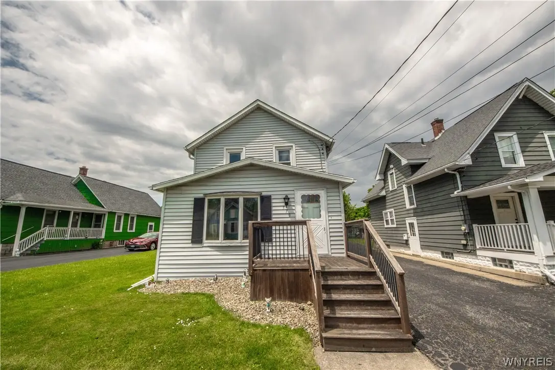 570 Broad Street, Tonawanda, NY 14150 - #1