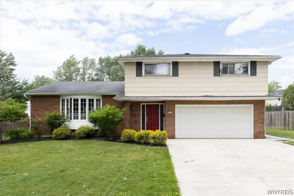 172 Chestnut Hill Lane S, Buffalo, NY 14221