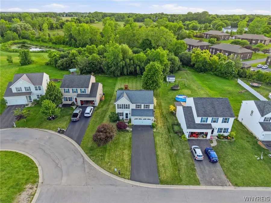 5784 Willow Creek Lane, Sanborn, NY 14132 - #3