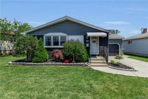 61 Bay Lane, Buffalo, NY 14225