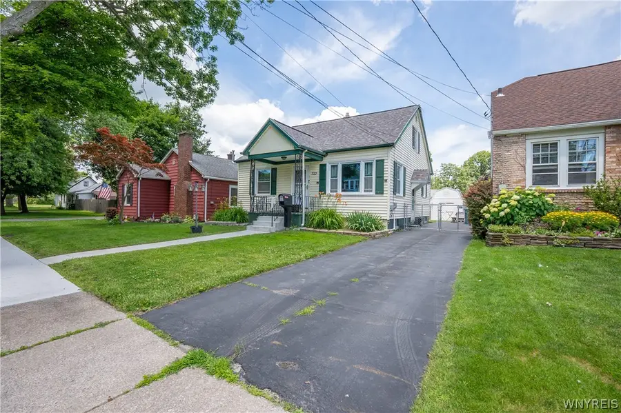 522 E Thompson Street, North Tonawanda, NY 14120 - #3