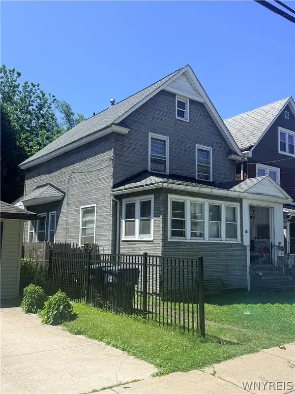 15 Crescent Place, Buffalo, NY 14218