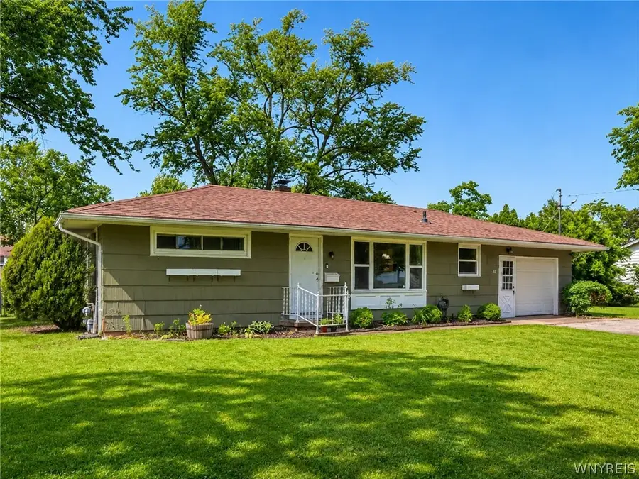 15 Vermont Avenue, Lockport, NY 14094 - #2