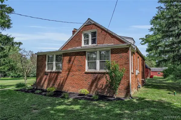 6729 Black Road, Derby, NY 14047