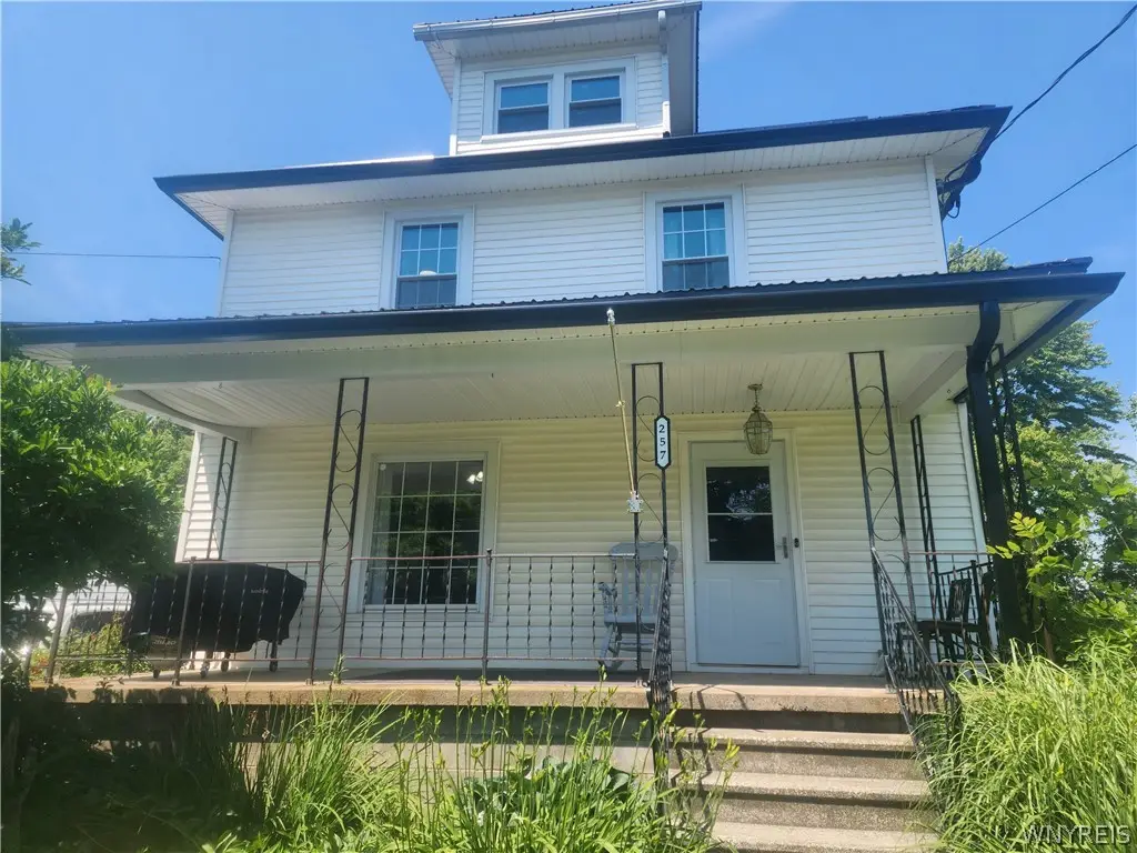 257 N Main Street, Lyndonville, NY 14098 - #1