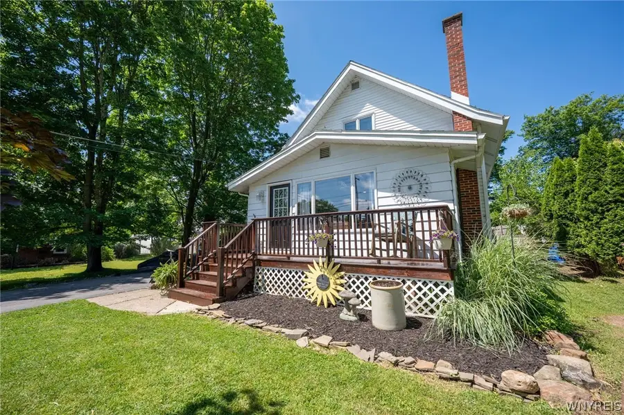 136 S Lincoln Avenue, Orchard Park, NY 14127 - #3