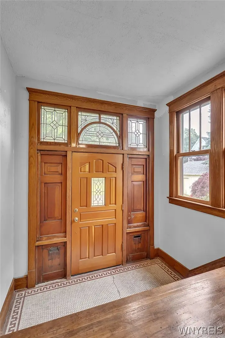 91 Saint Johns Parkside Street, Buffalo, NY 14210 - #3