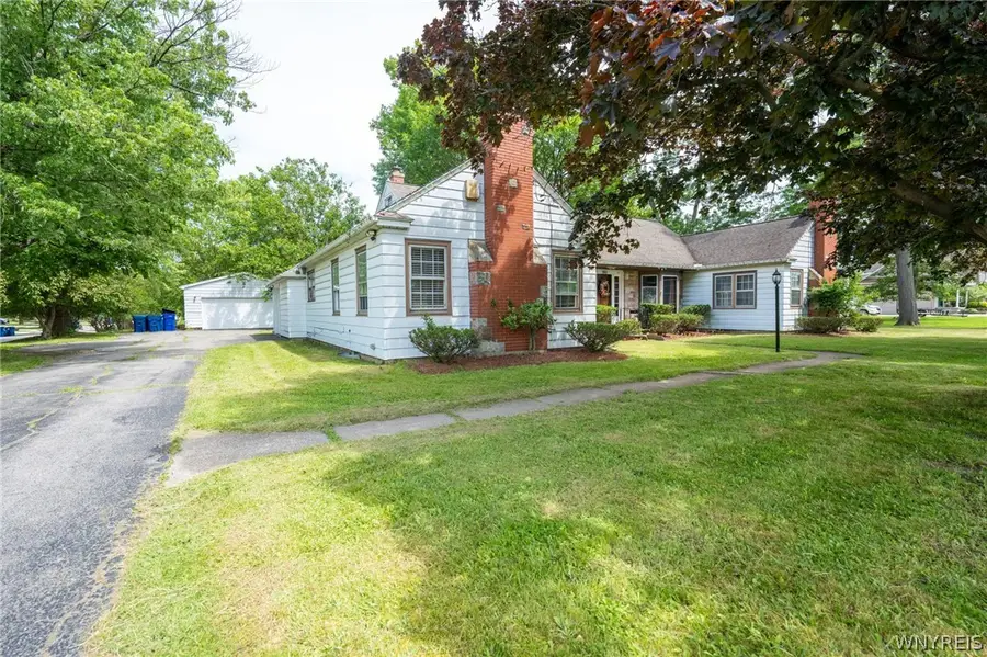 260 S Forest Road, Buffalo, NY 14221 - #2
