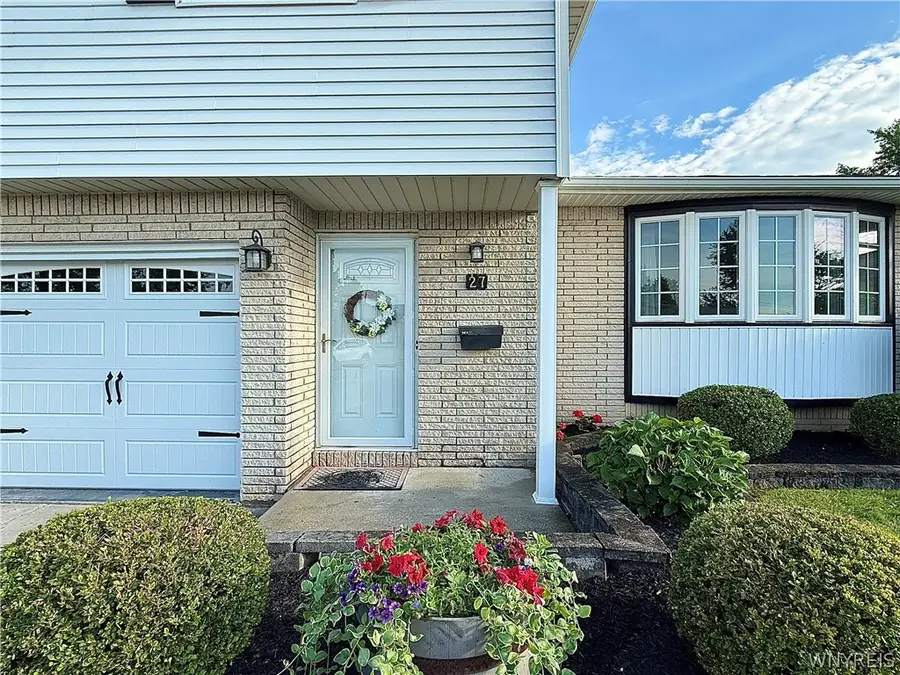 27 Mckenzie Court, Buffalo, NY 14227 - #3
