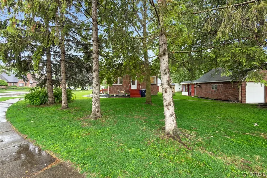 11 S Shore Boulevard, Buffalo, NY 14218 - #3