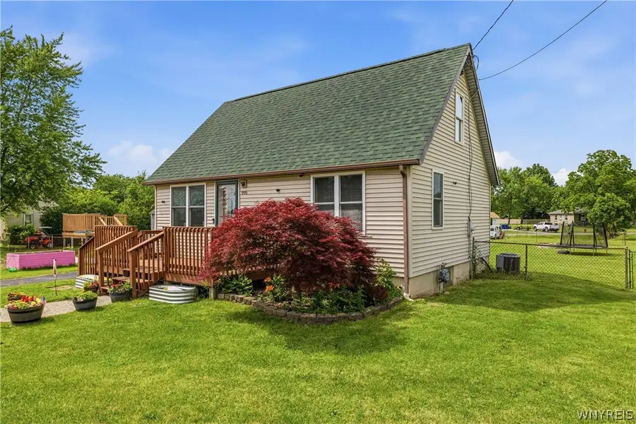 995 Saunders Sett Road, Niagara Falls, NY 14305 - #3