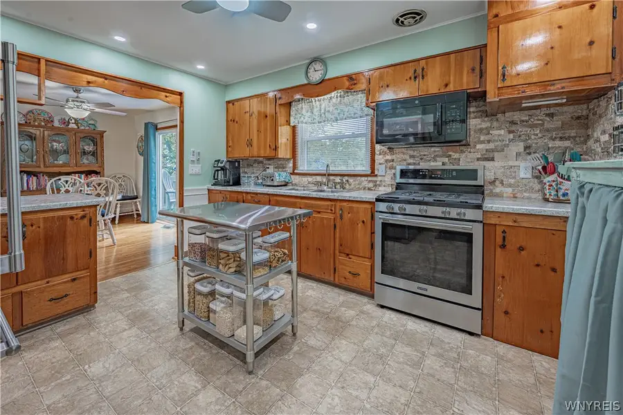 141 Elizabeth Street, Medina, NY 14103 - #3