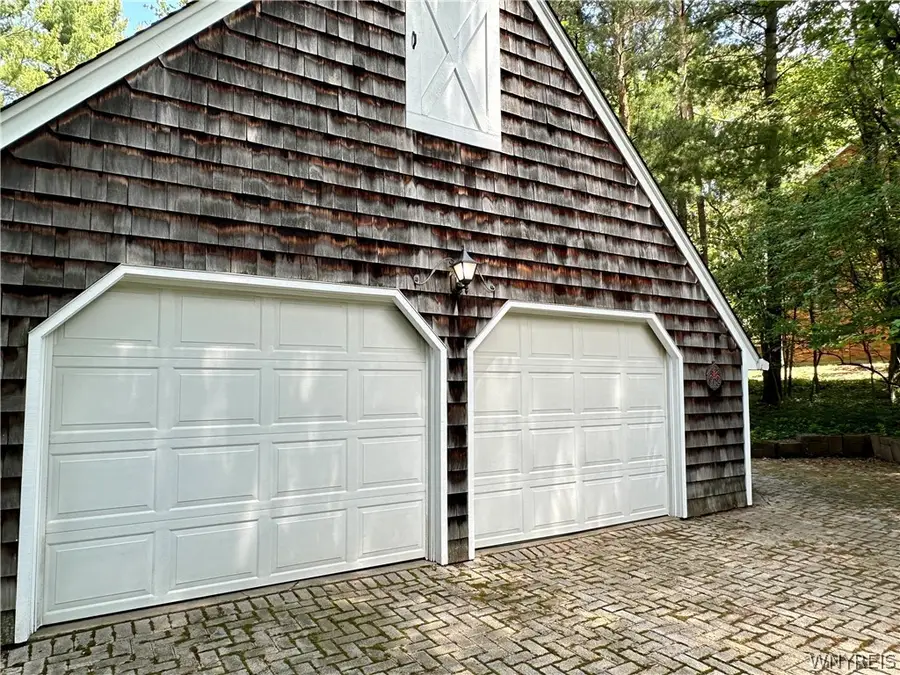 40 Tanglewood Drive W, Orchard Park, NY 14127 - #2