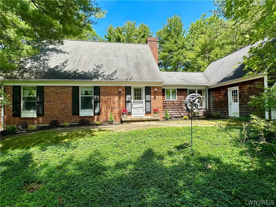 40 Tanglewood Drive W, Orchard Park, NY 14127 - #3